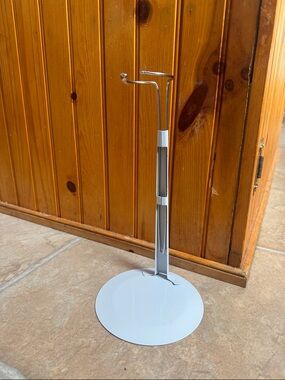 Metal American girl doll Stand